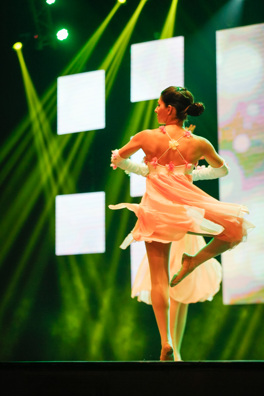 Tribe Dance Hold Your Dream 